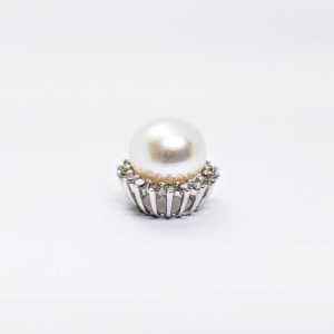 57900118-White-2