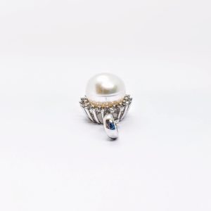 57900118-White-3