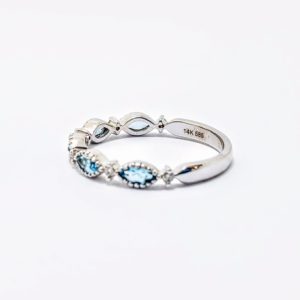 57900189-White-1